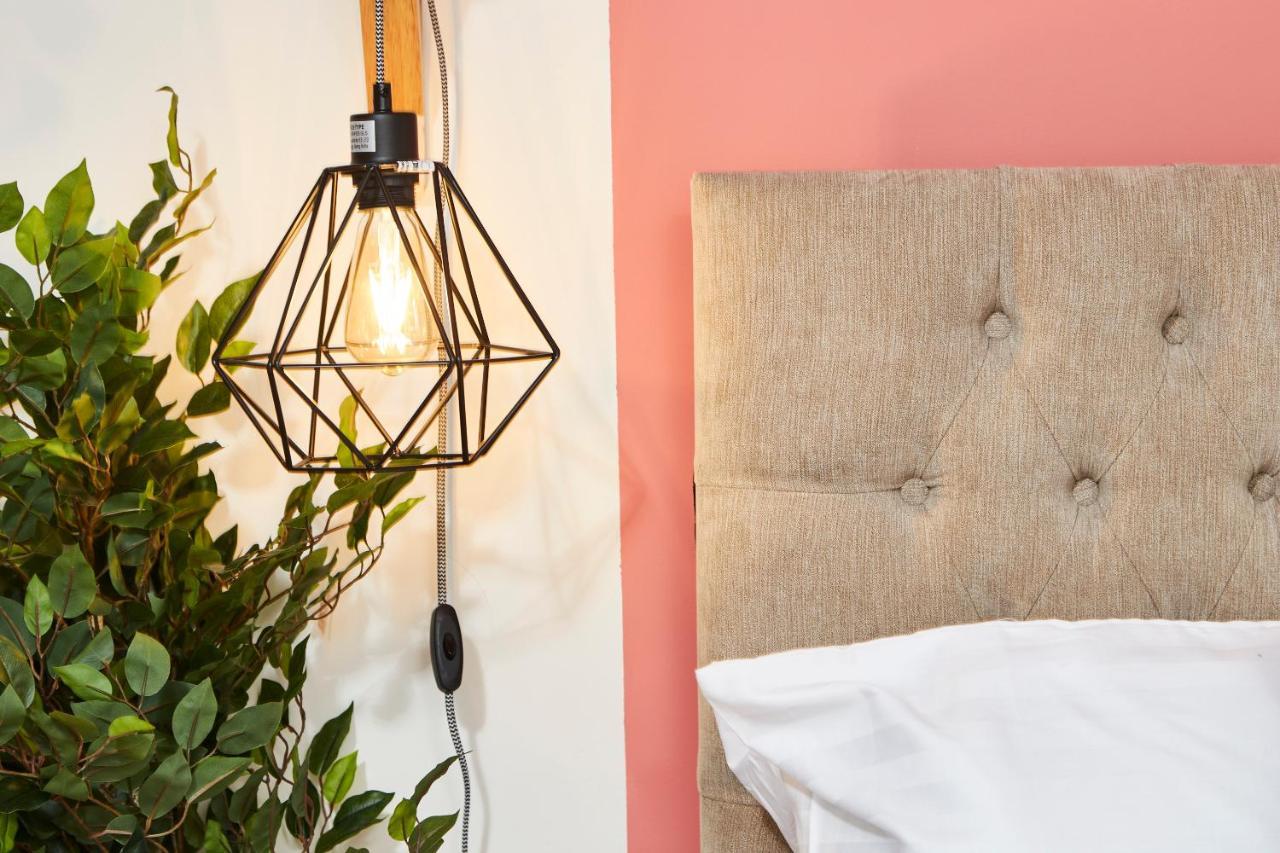 Stunning City Centre 3 Bed, 3 Bath - Sleeps 8!